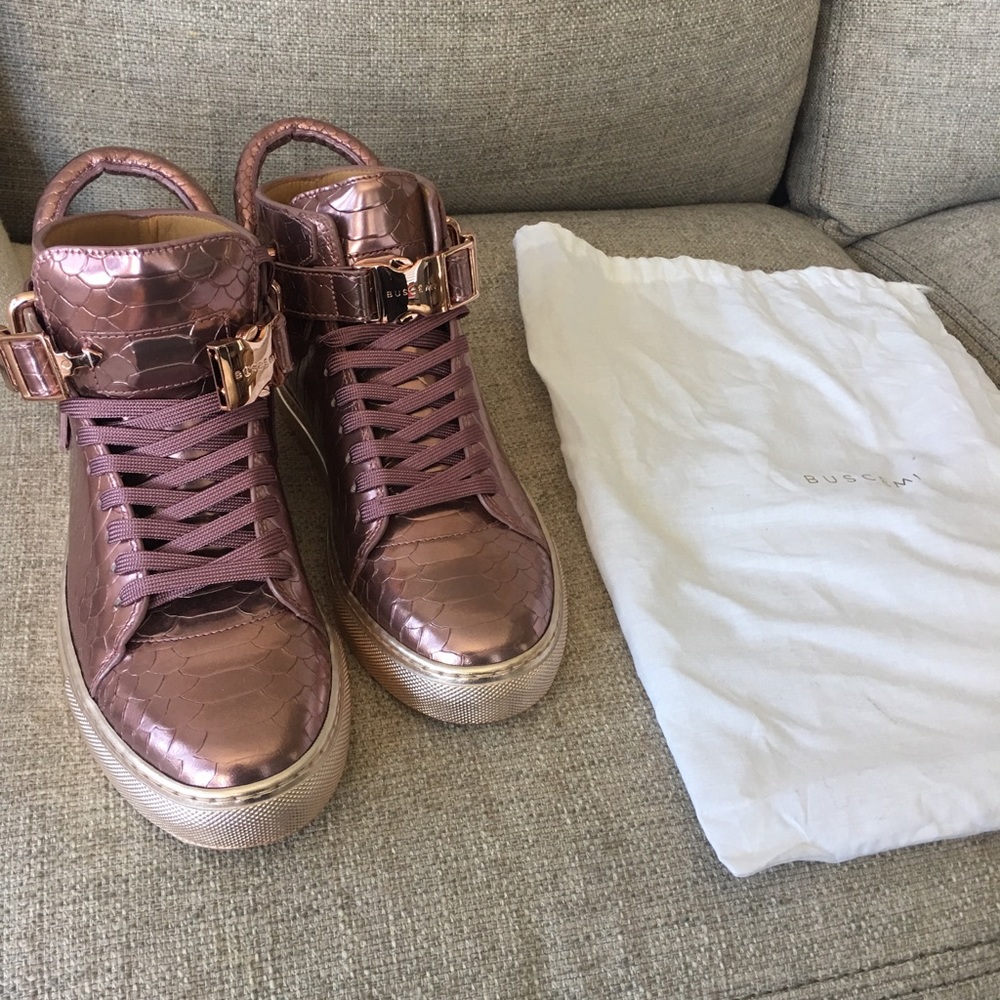 Buscemi : 100% Authentic NEVERWORN Rose Gold